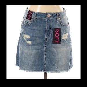 NEW No Boundaries Destruct Soft Denim Skirt, 9